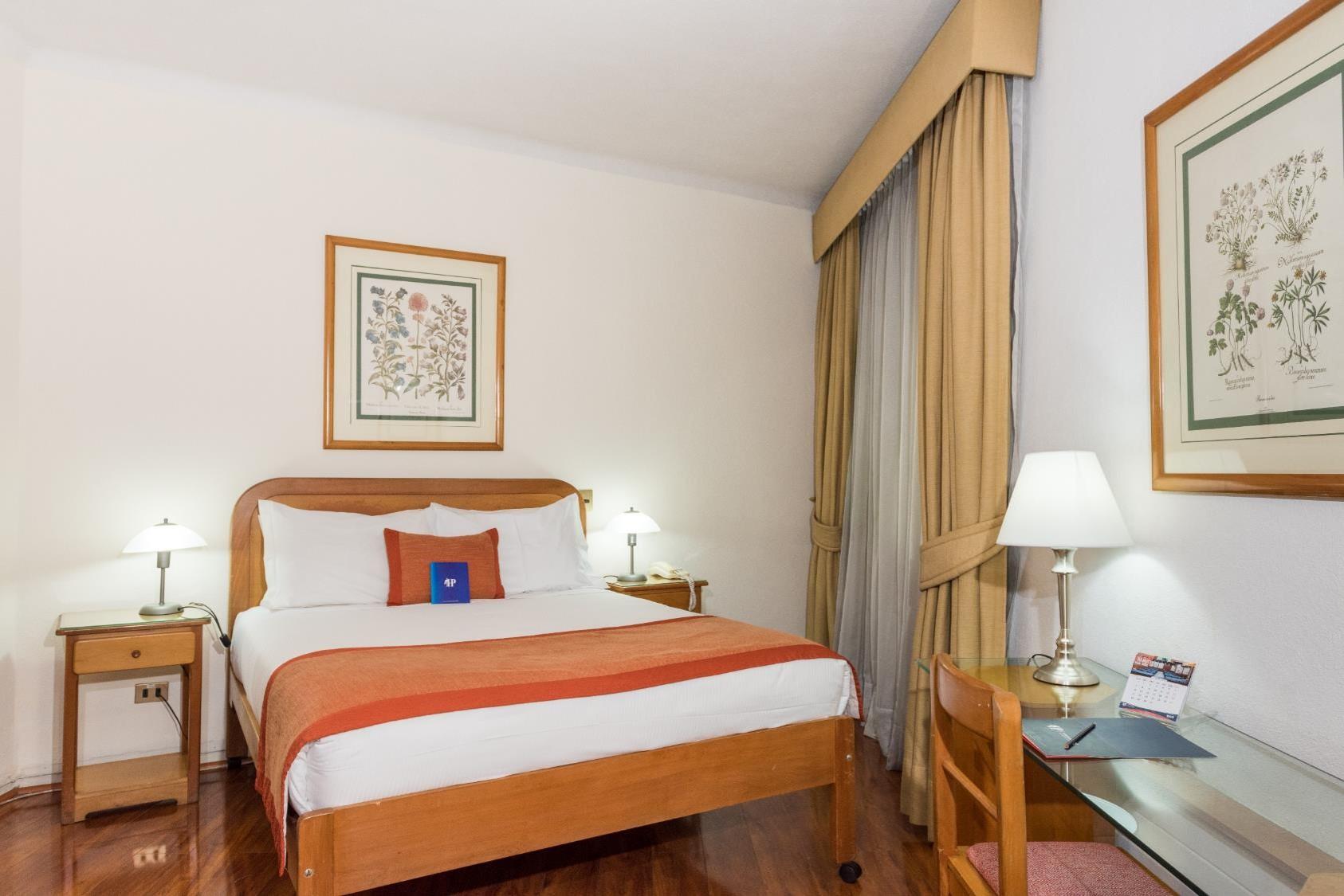 Hotel Presidente Santiago Kültér fotó